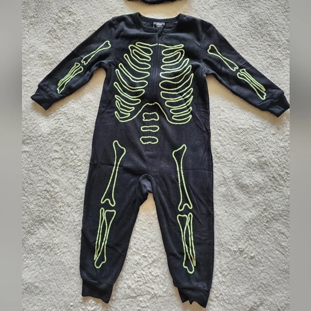 NWT Halloween Skeleton toddler & big boy girl Glow-In-The-Dark pajama / costume